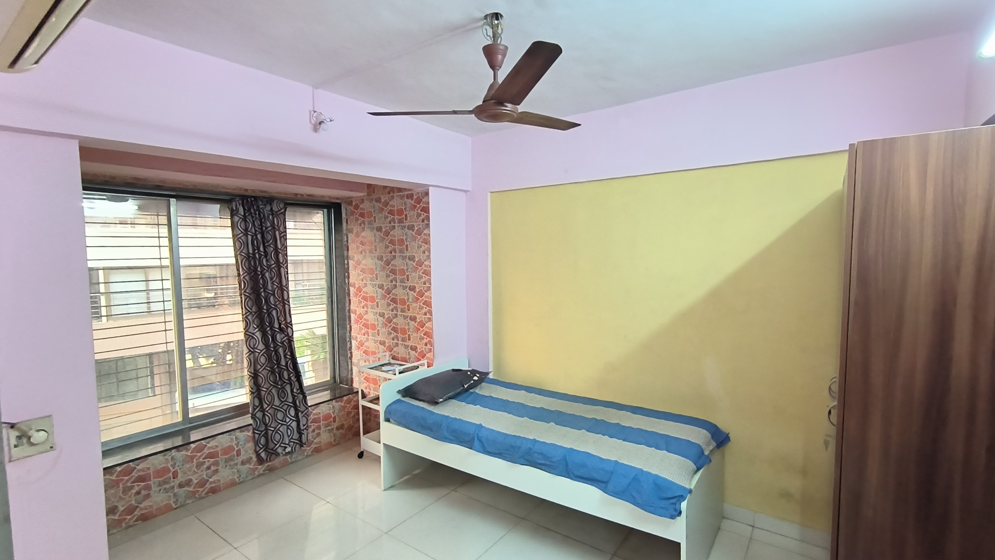 1 BHK 550 Sq.Ft. Apartment in Gurukripa Apartment Worli