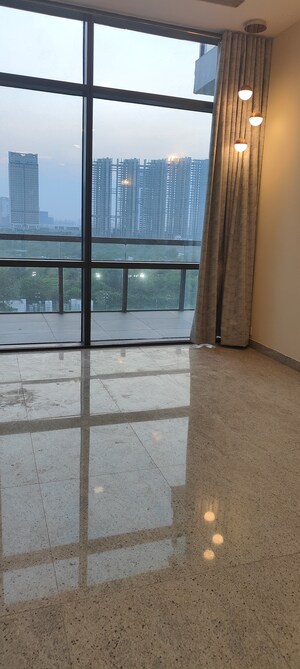 Room in 3 BHK Apartment at M3M Golf Estate, Sector 65 – for Sale