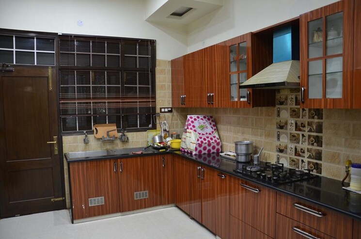 Kitchen, surajpur 4 Bedroom 70 Sq.Yd. Independent House In Surajpur Greater Noida 8789094