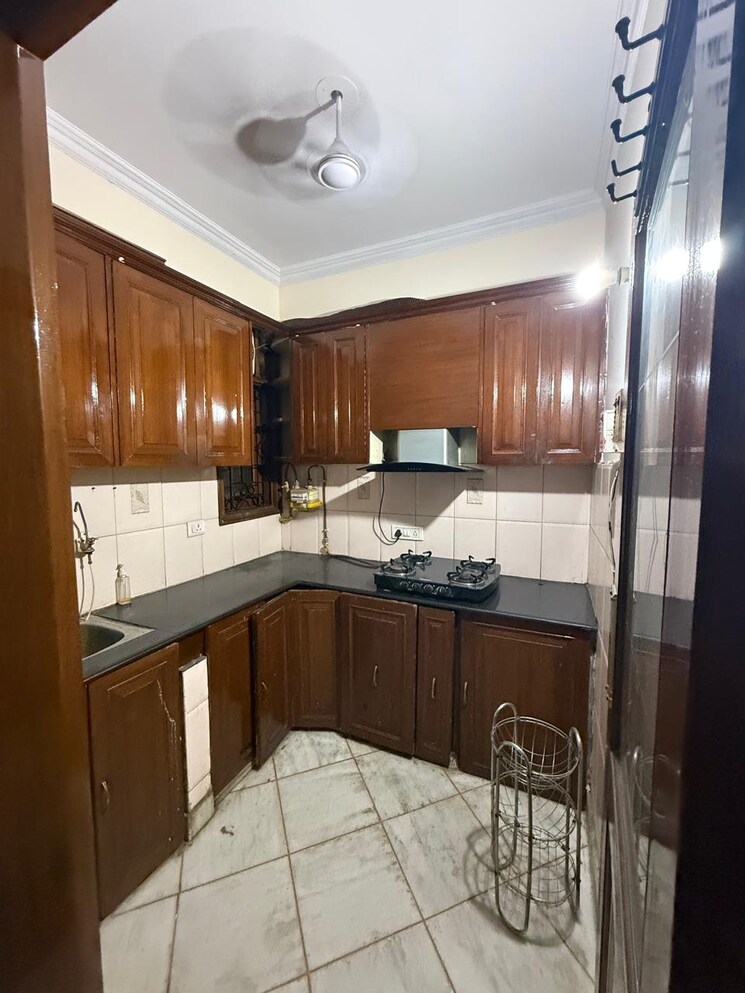 Kitchen, arya-chittaranjan-park 2 Bedroom 100 Sq.Yd. Builder Floor In Kalkaji Delhi 8789090