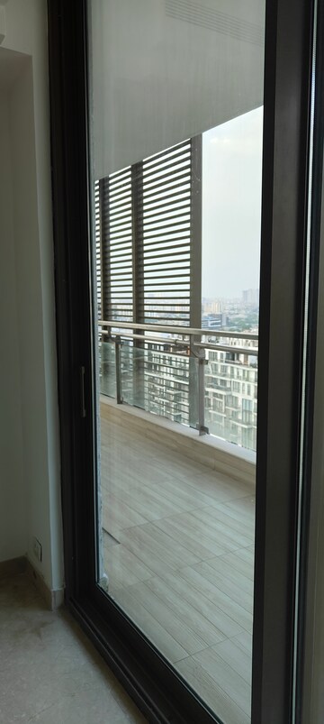 Building Lobby in 4 BHK Apartment at M3M Golf Estate, Sector 65 – for Sale
