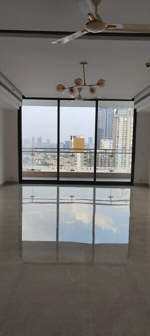 Room in 4 BHK Apartment at M3M Golf Estate, Sector 65 – for Sale