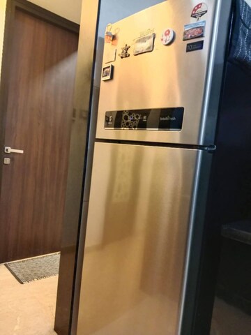 Furnished Amenities in 2 BHK Apartment at Andheri West – for Rent