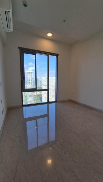 Room in 2 BHK Apartment at Piramal Mahalaxmi, Mahalaxmi – for Rent