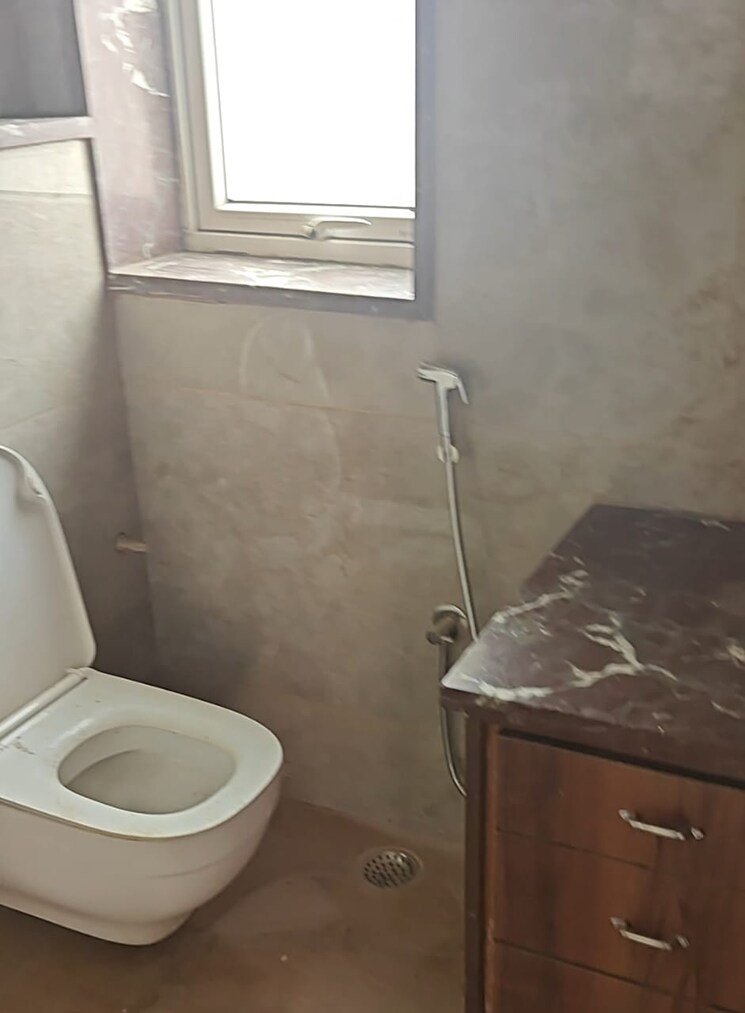 Attached Bathroom, arya-chittaranjan-park 1 Bedroom 90 Sq.Yd. Builder Floor In Kalkaji Delhi 8789121