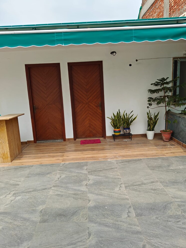 Exterior View, arya-chittaranjan-park 1 Bedroom 90 Sq.Yd. Builder Floor In Kalkaji Delhi 8789121