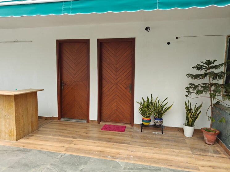 Room, arya-chittaranjan-park 1 Bedroom 90 Sq.Yd. Builder Floor In Kalkaji Delhi 8789121