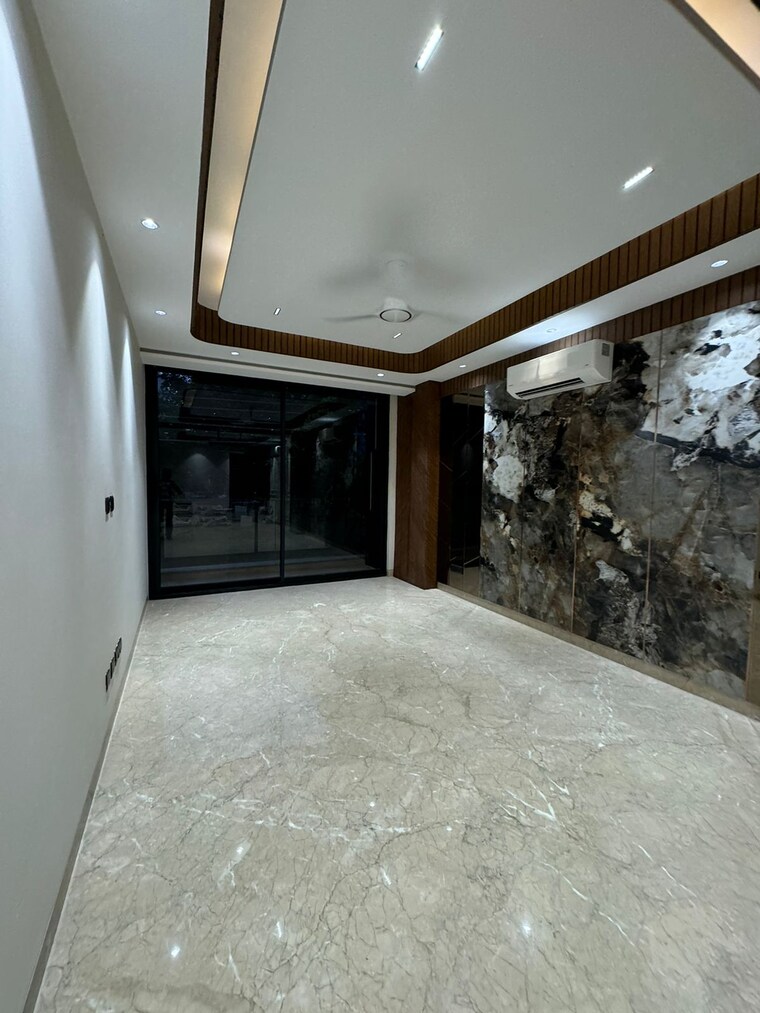 Room, dlf-atria 4 Bedroom 300 Sq.Yd. Builder Floor In Dlf Phase ii Gurgaon 8789144