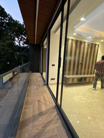 Balcony in 4 BHK Builder Floor at DLF Atria, Dlf Phase ii – for Sale
