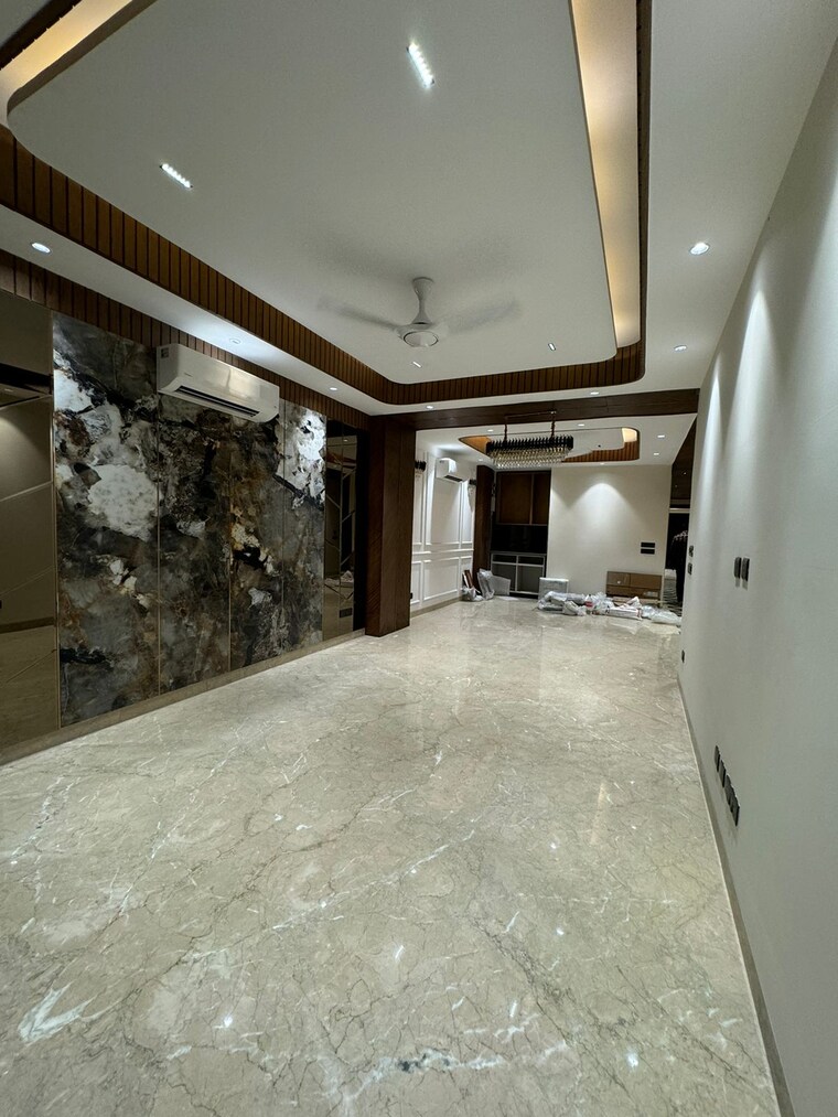 Living Room, dlf-atria 4 Bedroom 300 Sq.Yd. Builder Floor In Dlf Phase ii Gurgaon 8789144