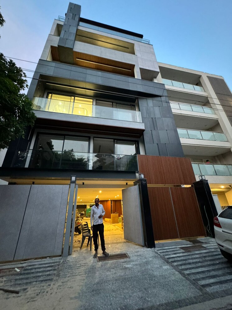 Exterior View, dlf-atria 4 Bedroom 300 Sq.Yd. Builder Floor In Dlf Phase ii Gurgaon 8789144