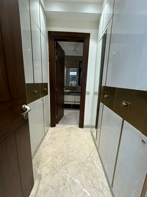 Building Lobby in 4 BHK Builder Floor at DLF Atria, Dlf Phase ii – for Sale