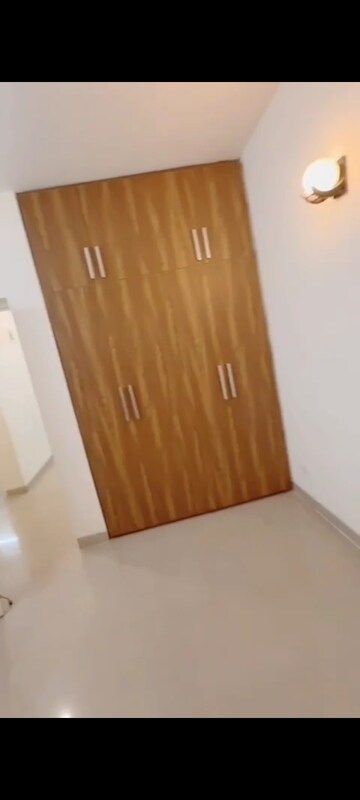 Furnished Amenities in 3 BHK Apartment at Emaar Emerald Estate, Sector 65 – for Rent