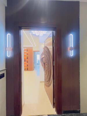 Building Lobby in 4 BHK Builder Floor at Auram Floor, South City 2 – for Sale