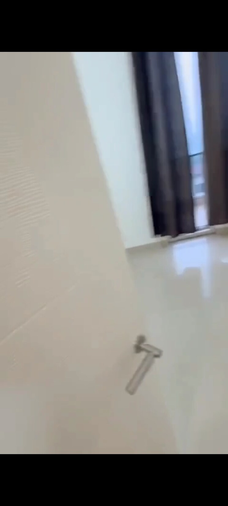 Room, emaar-emerald-estate 2.5 Bedroom 1020 Sq.Ft. Apartment In Sector 65 Gurgaon 8789179