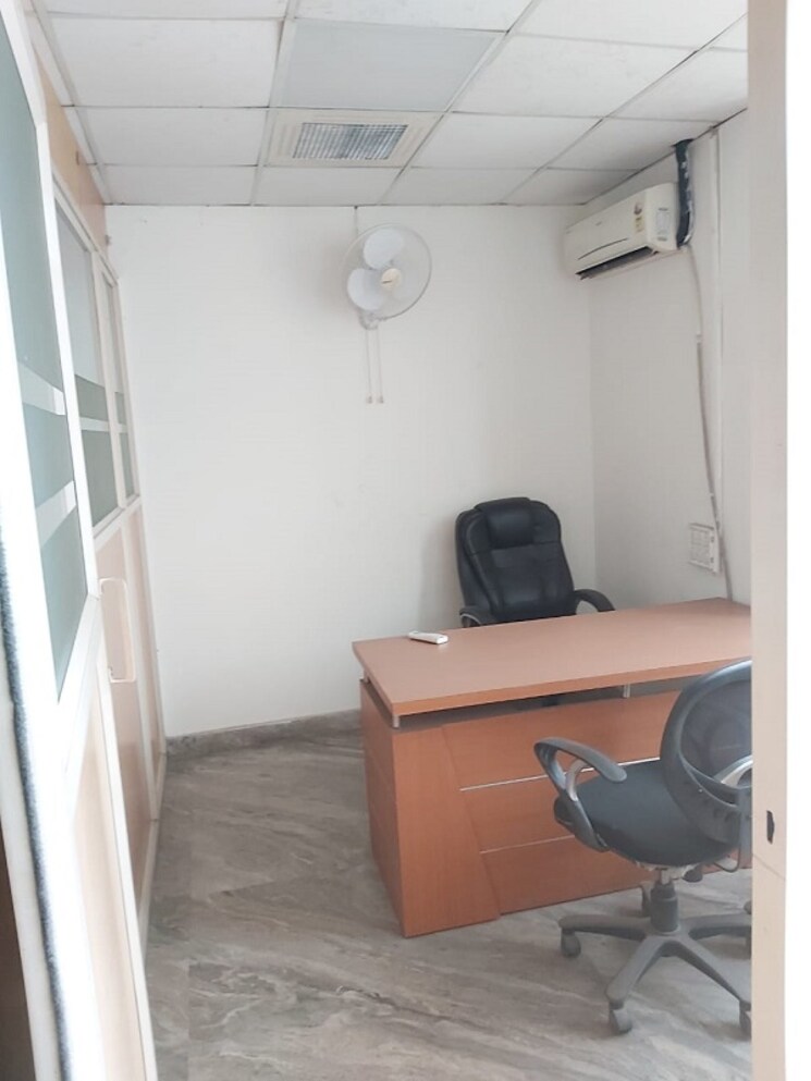 Team Area, sector 65 Commercial Office Space 1400 Sq.Ft. In Sector 65 Noida 8789134