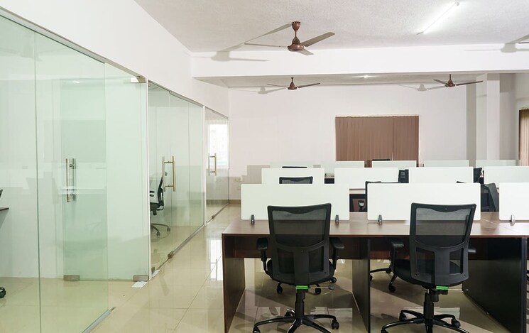Team Area, lig colony Commercial Office Space 1200 Sq.Ft. In Lig Colony Indore 8789184