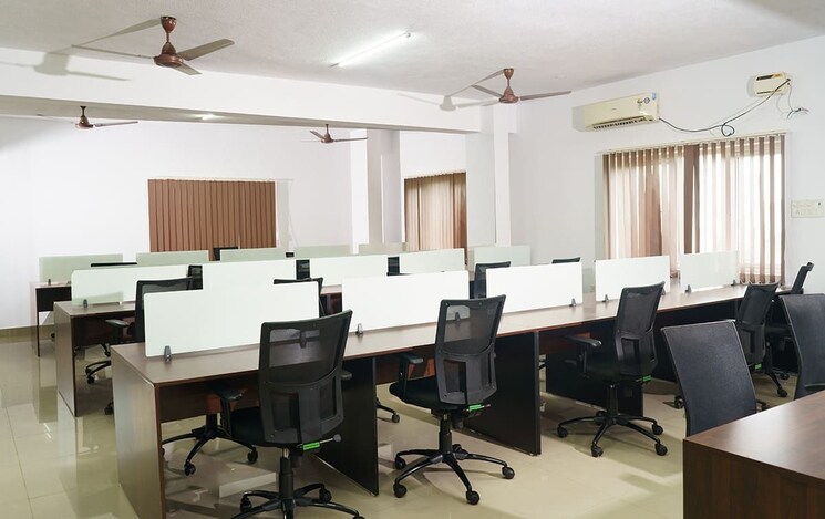 Team Area, lig colony Commercial Office Space 1200 Sq.Ft. In Lig Colony Indore 8789184