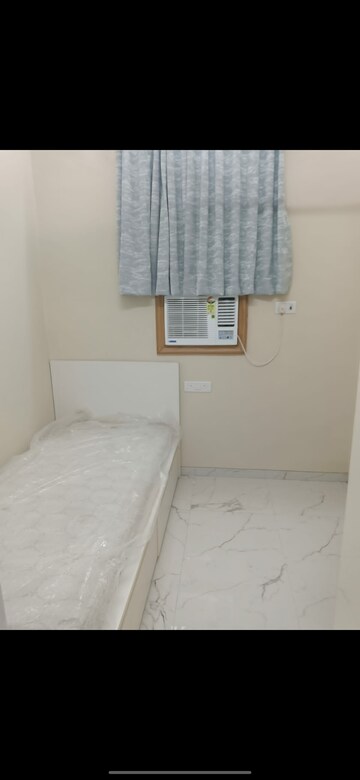 Master Bedroom in 1.5 BHK Apartment at Prince Court, Colaba – for Rent