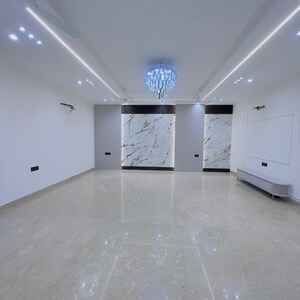 Room in 4 BHK Builder Floor at SS The Lilac, Sector 49 – for Sale