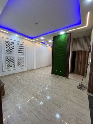 Parking in 3 BHK Builder Floor at Mohkam Pur – for Sale