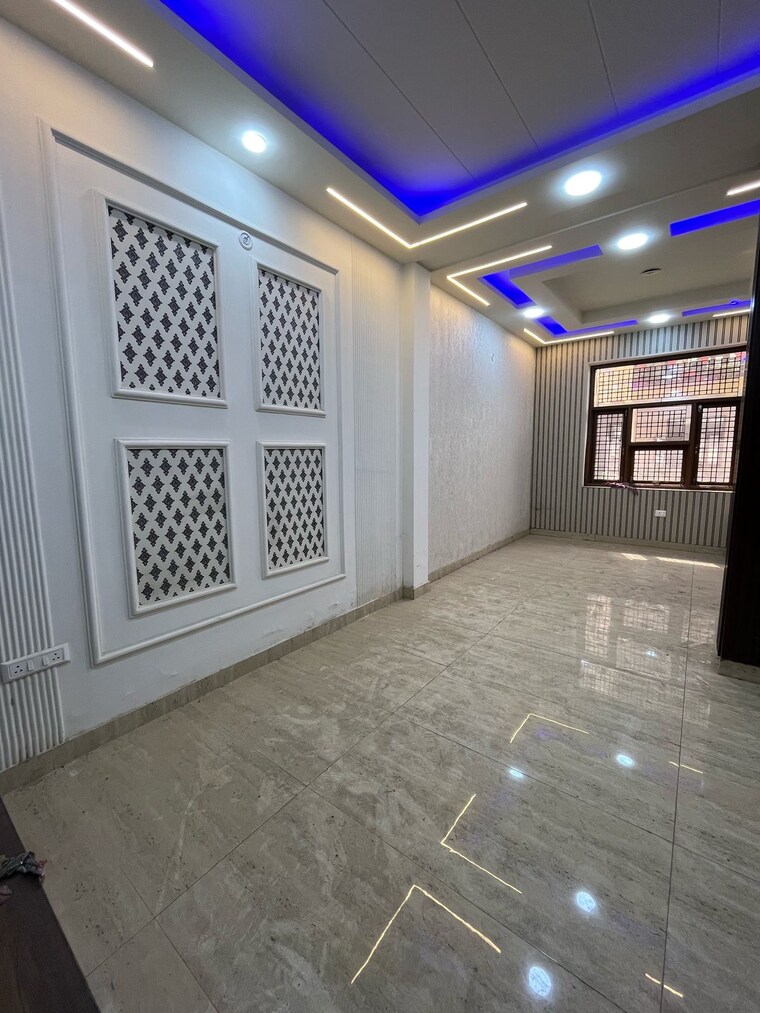 Room, mohkam pur 3 Bedroom 135 Sq.Yd. Builder Floor In Mohkam Pur Meerut 8789277