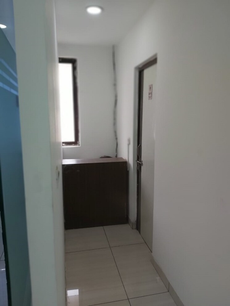 undefined, sector 63 Commercial Office Space 1700 Sq.Ft. In Sector 63 Noida 8789207