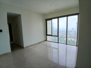 Room in 2 BHK Apartment at Piramal Mahalaxmi, Mahalaxmi – for Rent