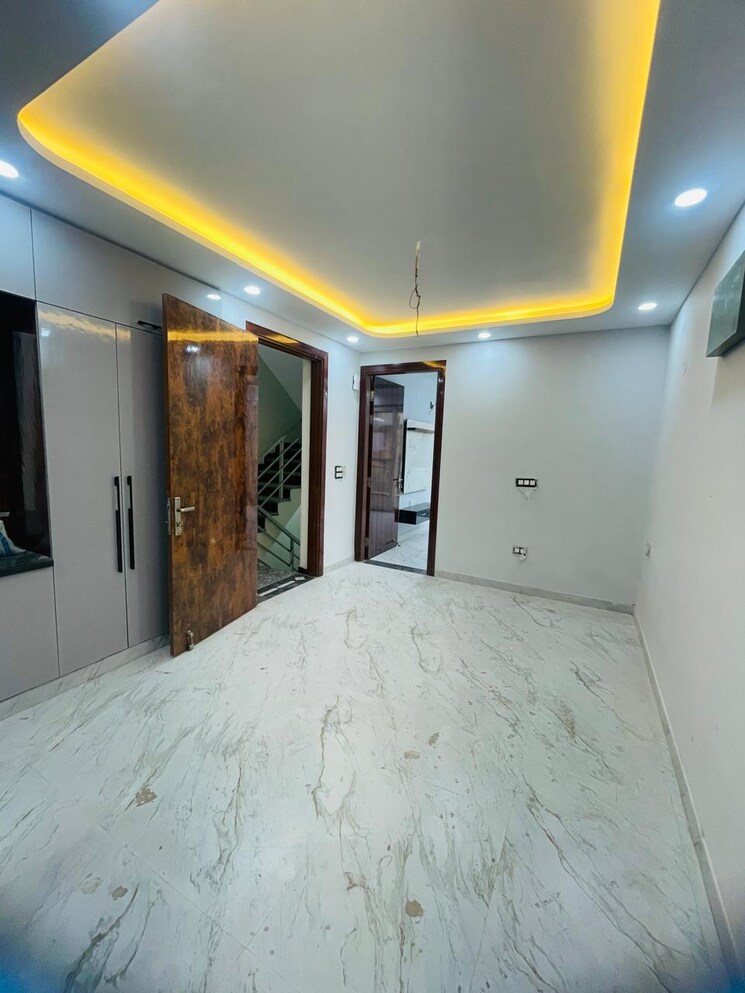 Bedroom, ss-mayfield-gardens 2 Bedroom 2000 Sq.Ft. Apartment In Sector 51 Gurgaon 8789239