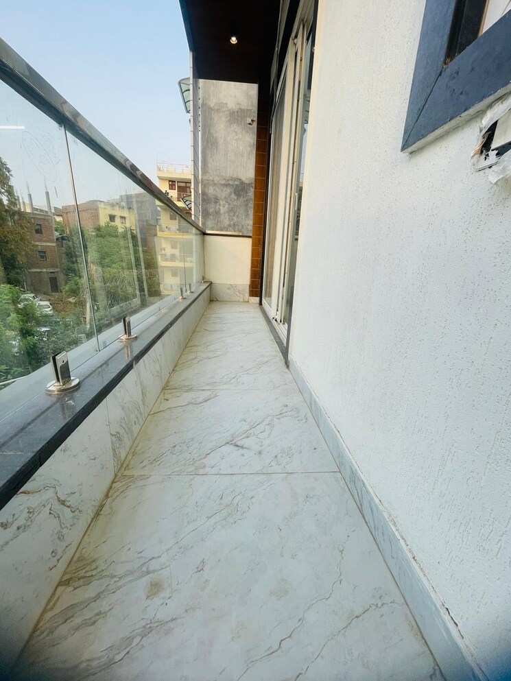 Balcony, ss-mayfield-gardens 2 Bedroom 2000 Sq.Ft. Apartment In Sector 51 Gurgaon 8789239