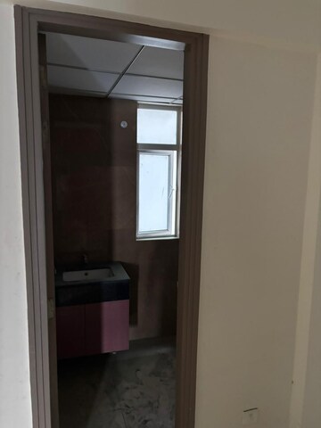 Room in 2.5 BHK Apartment at Smart World Gems, Sector 89 – for Rent