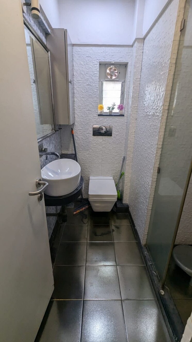 Bathroom, andheri west 1 Bedroom 650 Sq.Ft. Apartment In Andheri West Mumbai 8789255