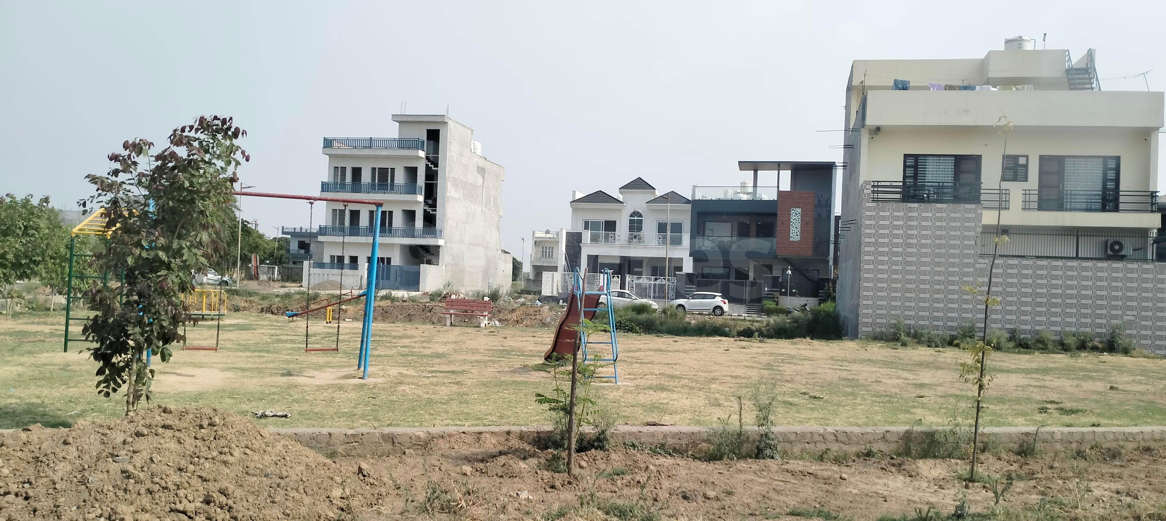 Plot For Sale in Altus Prime