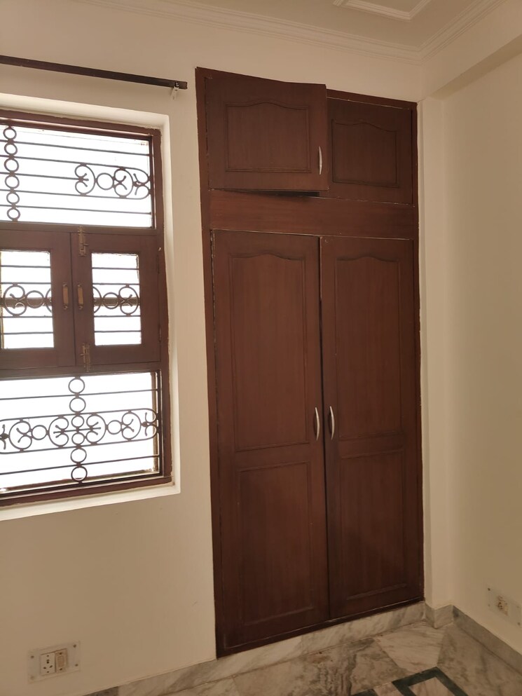 Room, rwa-apartments-sector-47 3 Bedroom 200 Sq.Ft. Builder Floor In Sector 47 Noida 8789261