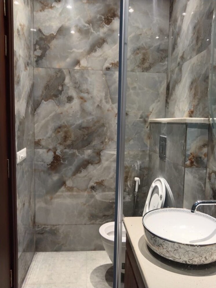 Bathroom, dlf-pink-town-house 3 Bedroom 1950 Sq.Ft. Apartment In Dlf City Phase 3 Gurgaon 8789257