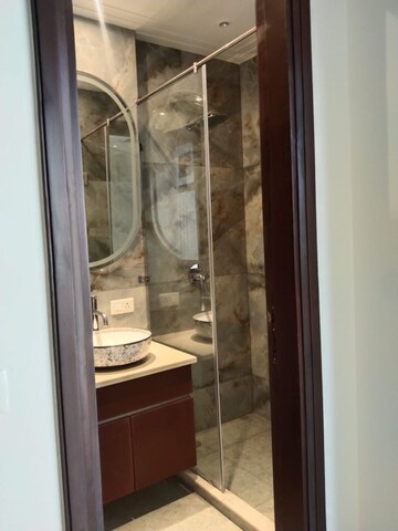 Building Lobby in 3 BHK Apartment at DLF Pink Town House, Dlf City Phase 3 – for Rent