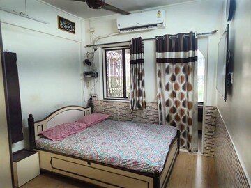 Bedroom in 3 BHK Apartment at Surbhi CHS Andheri West, Andheri West – for Rent