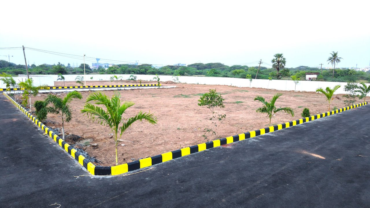 Plot For Sale in Staar Paradise Siruseri C