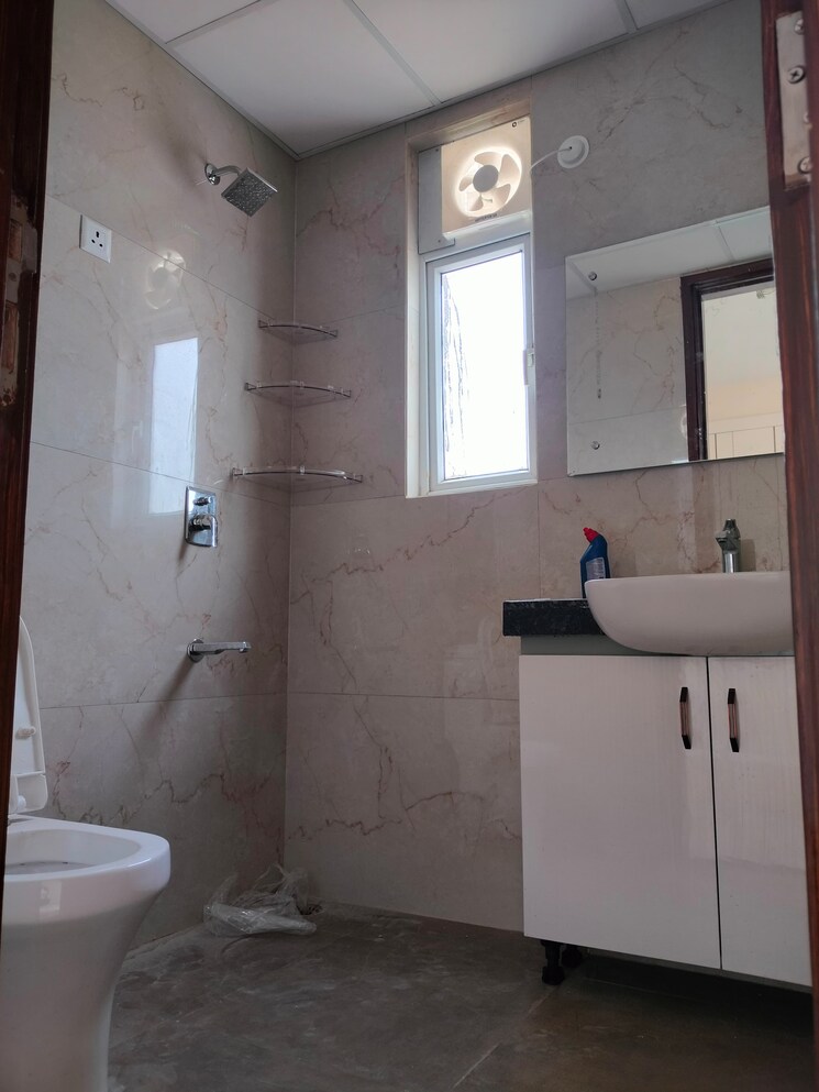 Bathroom, smart-world-gems 2.5 Bedroom 1103 Sq.Ft. Apartment In Sector 89 Gurgaon 8789298