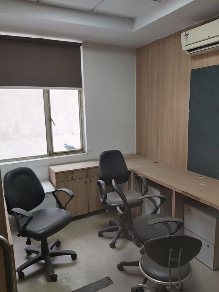 Team Area, sector 63 Commercial Office Space 1200 Sq.Ft. In Sector 63 Noida 8789283