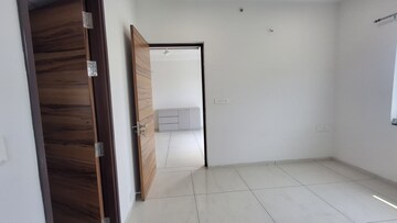 Room in 3 BHK Apartment at Jayabheri The Summit, Narsingi – for Rent