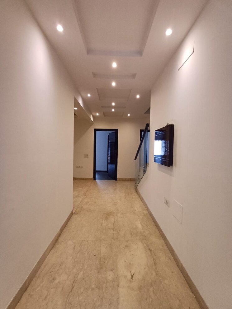 undefined, dlf-atria 6 Bedroom 4500 Sq.Ft. Apartment In Dlf Phase ii Gurgaon 8789311