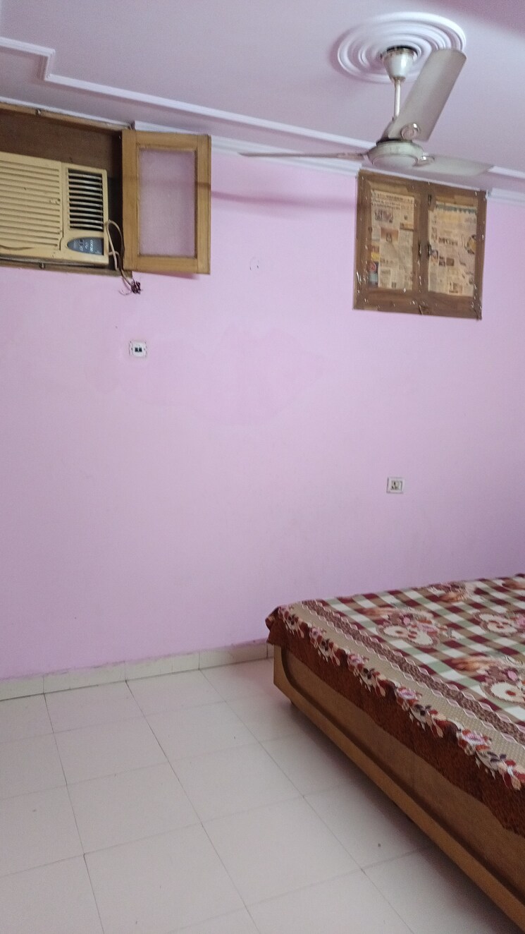 Room, patel nagar 2 Bedroom 900 Sq.Ft. Builder Floor In Patel Nagar Delhi 8789328