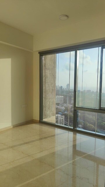 Room in 2 BHK Apartment at Piramal Mahalaxmi, Mahalaxmi – for Rent