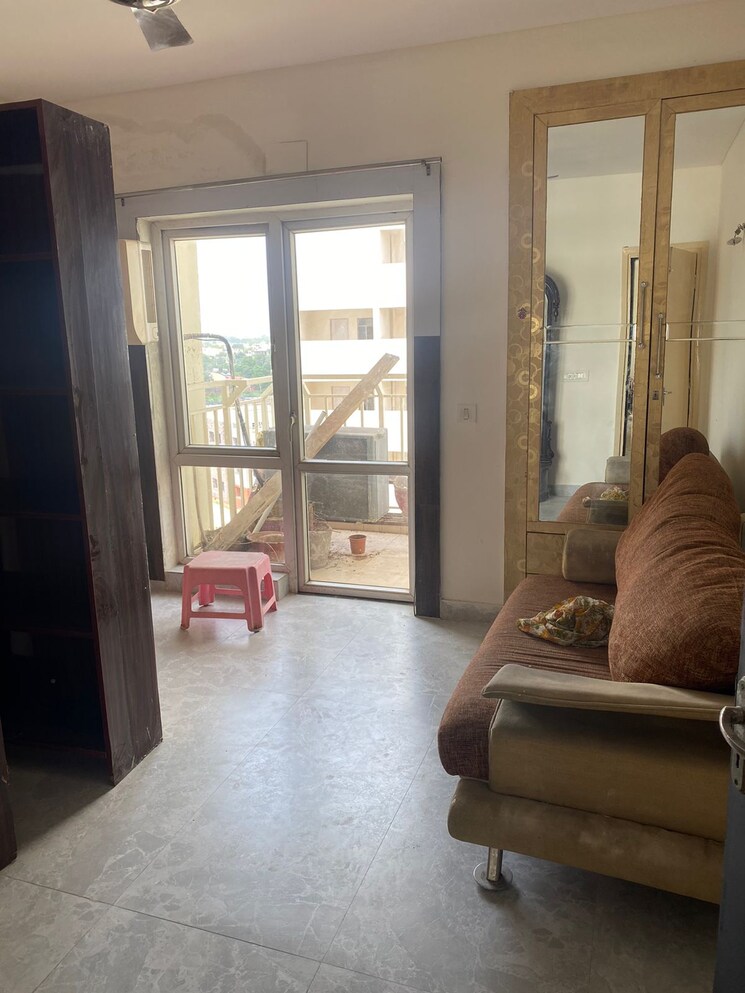 Living Room, bptp-park-grandeura 3.5 Bedroom 2032 Sq.Ft. Apartment In Sector 82 Faridabad 8789340