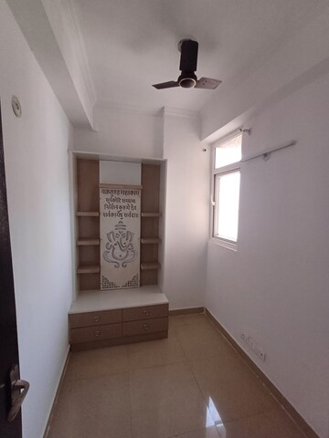 Room in 4 BHK Apartment at Amrapali Crystal Homes, Sector 76 – for Sale