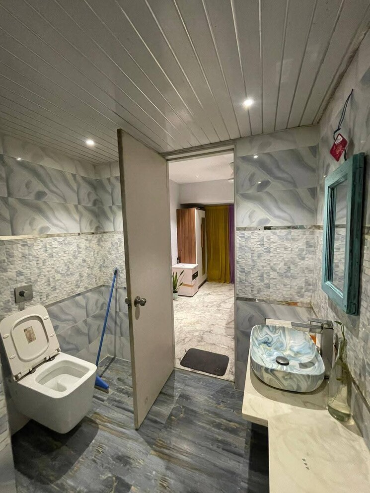 Bathroom, andheri west 2 Bedroom 1000 Sq.Ft. Apartment In Andheri West Mumbai 8789372