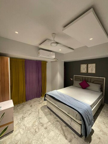 Bedroom in 2 BHK Apartment at Andheri West – for Rent