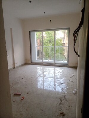 Room in 3 BHK Apartment at Gautam Ashirwad, Naupada – for Sale