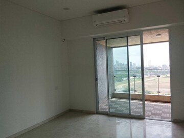 Room in 2 BHK Apartment at Lokhandwala Minerva Mahalaxmi, Mahalaxmi – for Rent